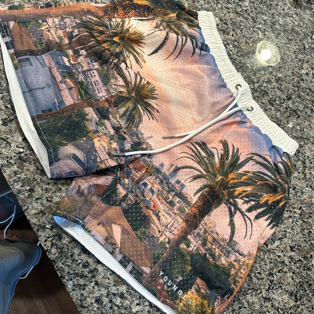 Men’s Young LA Shorts